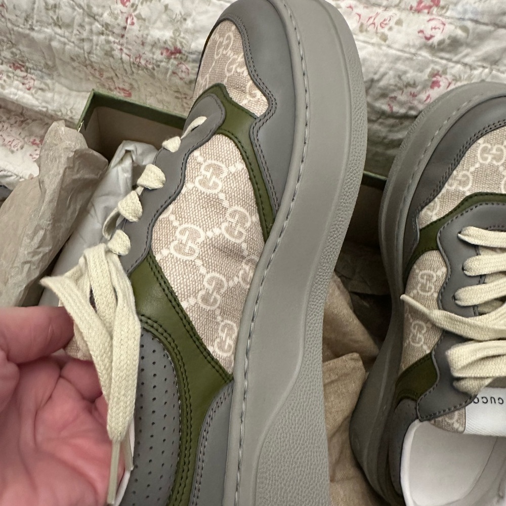 Gucci chunky leather Gg supreme canvas low top tennis shoes - Picture 9 of 16